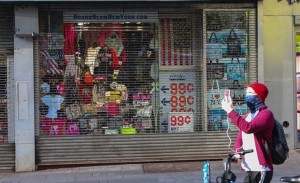 疫情致美国近5万零售店关门外媒逾50万人无薪水可领