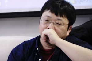 罗永浩我做手机不爱堆硬件锤科当年试过几回磨砂玻璃但都抛弃