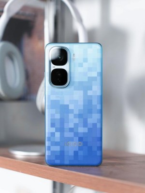 iQOO Neo10 Pro+升级2K Q10珠峰屏：3K价位独此一款