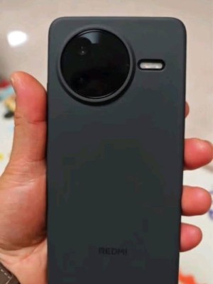 王腾晒出REDMI K80至尊版的超宽频赛博马达：体积庞大 成本提升4倍