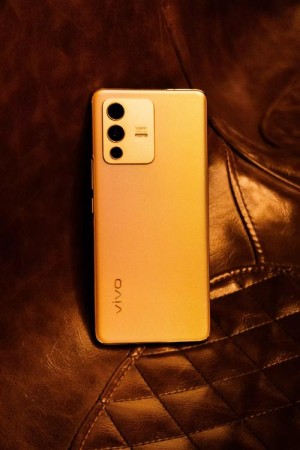 iPhone 17 Pro橙色新配色上热搜：辨识度最高的苹果手机
