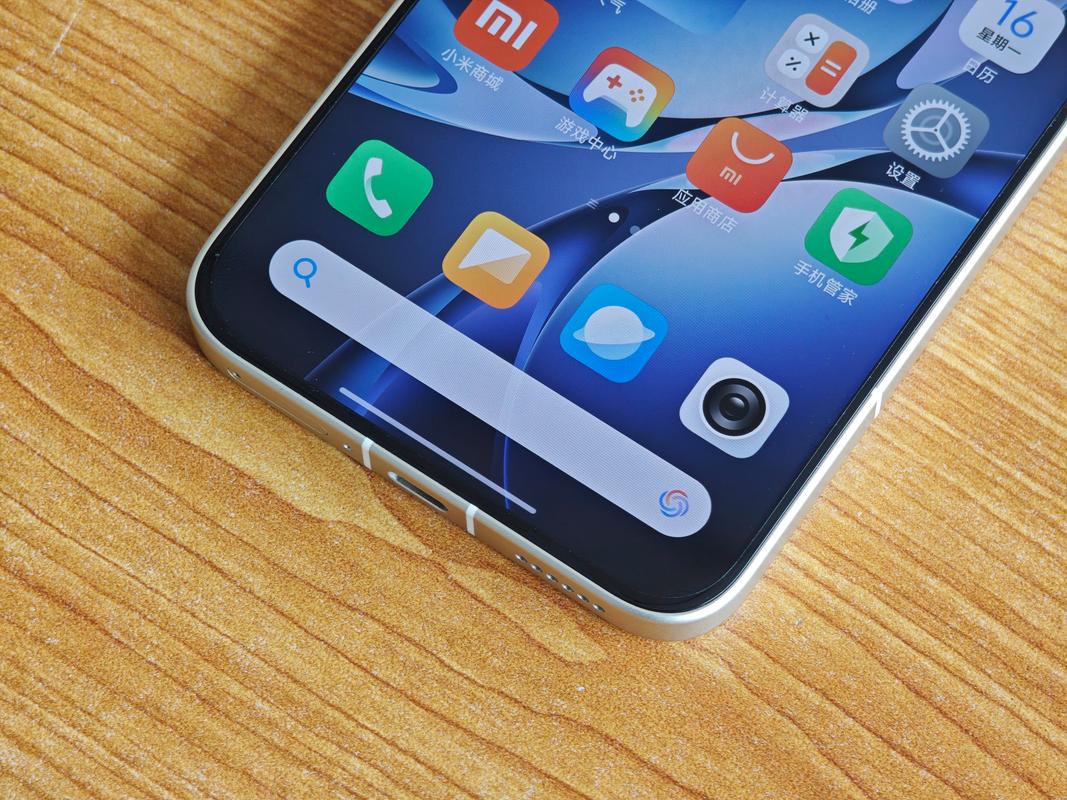 REDMI K80至尊版白色定妆照来了：金属中框+玻纤背板 史上最优雅