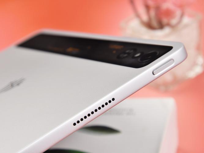 红魔电竞平板3 Pro对比Y700、iPad mini：9英寸屏机身反而更小